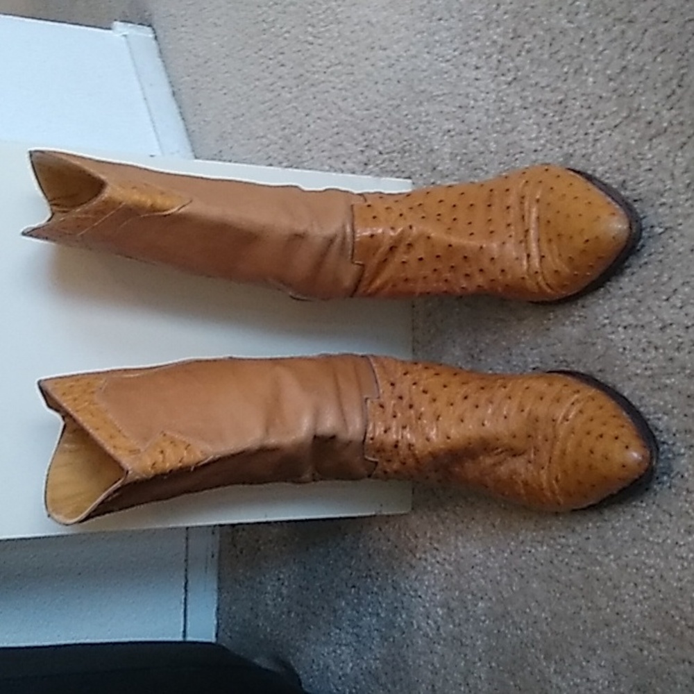 Susan bennis  Warren Edward's tan ostrich  size  11